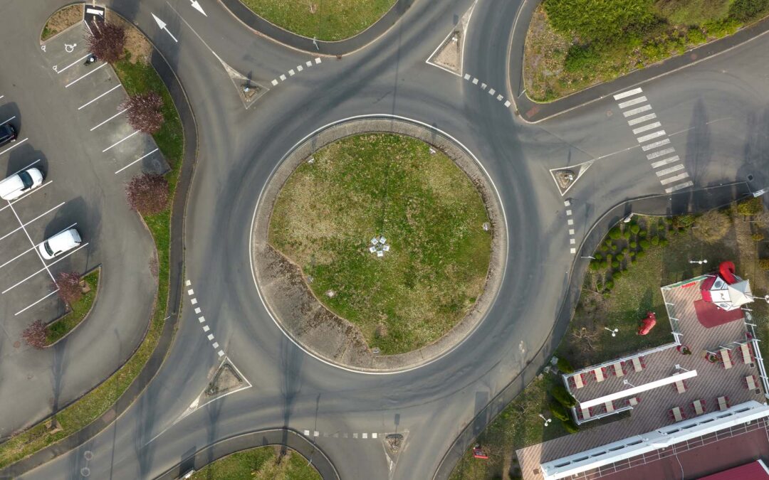 car accidents in roundabouts
